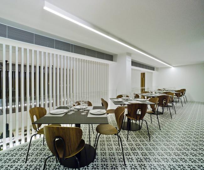 La Madeleine Lyla Noir 20X20